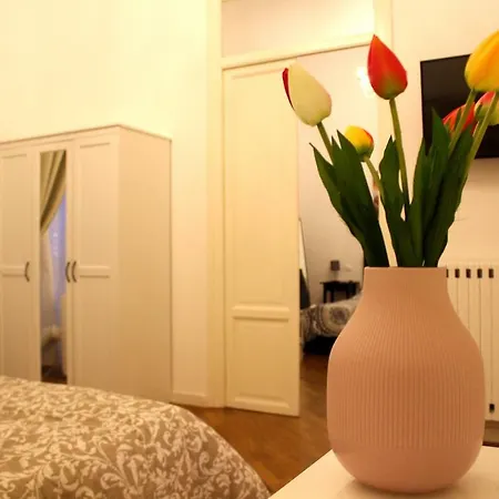 La Dimora Dell'artista Apartment *